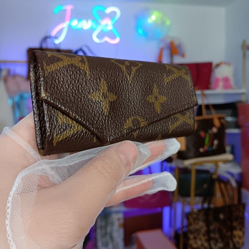 Louis Vuitton True Vintage Monogram Leather 4 ring Key Case Pouch - Picture 2 of 11